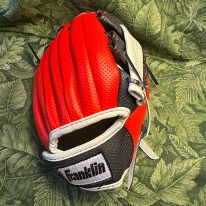 576-AMTFranklin Youth Tee Ball Baseball Softball Glove 8.5” Left Hand  RTP 8.5 N